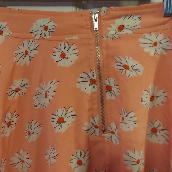 Y2K Peach Floral Daisy Mini Skirt Size Small - Picture 2 of 4
